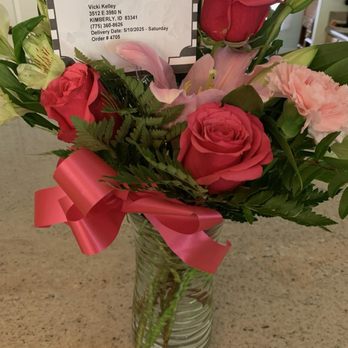 Absolutely Flowers - This is what I got?? Horrible - Florists Near Me - Twin Falls, Idaho