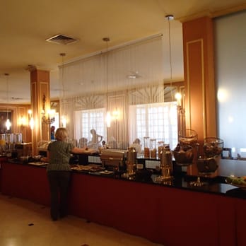 Hotel Arosa - breakfast buffet - Hotels Near Me - Madrid, M