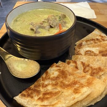 Manaao - "Green Curry Rib-eye with Roti" Gaeng Kiew Wan Neua Roti - Thai Near Me - Tustin, California