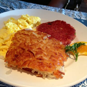 Moke's Bread & Breakfast - Corned Beef Hash - Breakfast & Brunch Near Me - Kailua, Hawaii