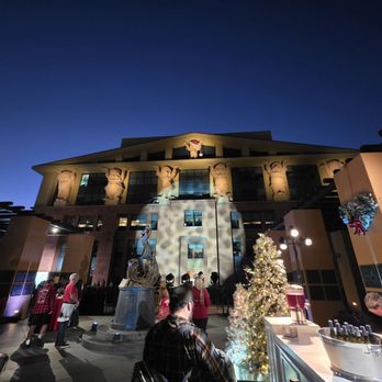The Walt Disney Studios - Cocktails and music - Cinema Near Me - Burbank, California
