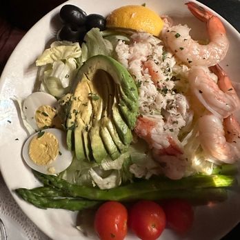 Dimitriou's Jazz Alley - Dungeness crab Louie with prawns - Jazz & Blues Near Me - Seattle, Washington Dimitriou's Jazz Alley - Dungeness crab Louie with prawns - Jazz & Blues Near Me - Seattle, Washington