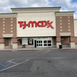 TJ Maxx - Store front