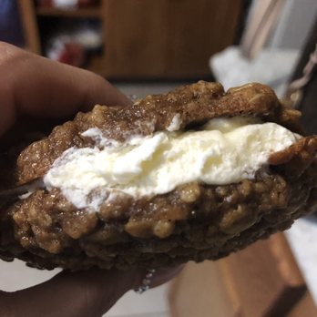Bob's Pizza - Oatmeal pie - Pizza Near Me - Chicago, Illinois Bob's Pizza - Oatmeal pie - Pizza Near Me - Chicago, Illinois