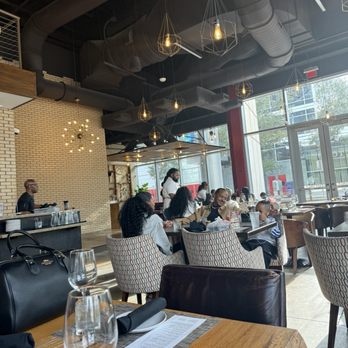 Kulture - Restaurant upscale rustic decor - Southern Near Me - Houston, Texas