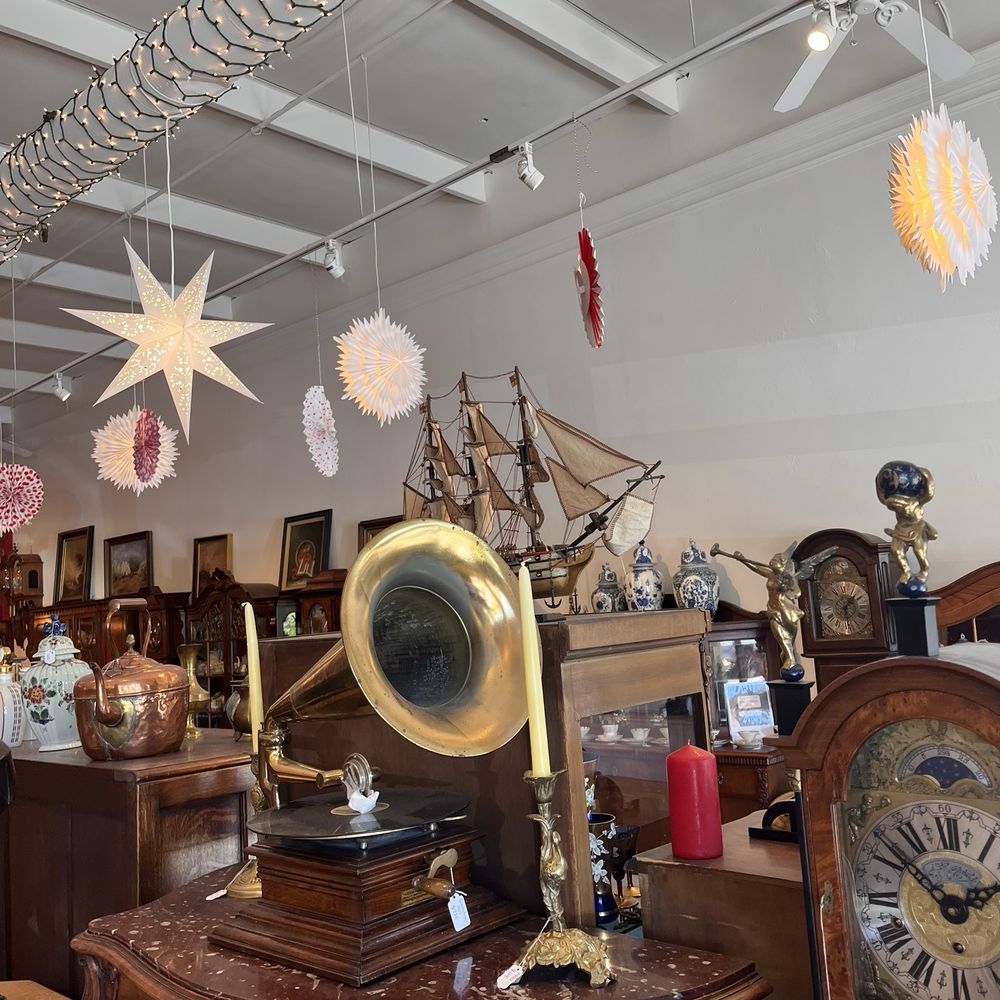 Antique Caffe - Antiques inside - Cafes Near Me - Johns Creek, Georgia
