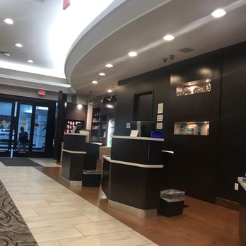 Courtyard by Marriott Miami Downtown/Brickell Area - Front Desk - Hotels Near Me - Miami, Florida