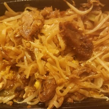 Lanxang Star Restaurant - Duck pad thai. No peanuts ): - Thai Near Me - Dracut, Massachusetts