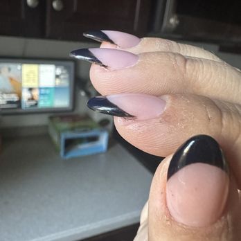 Peacock Nails - check out this awful line work. - Nail Salons Near Me - Lemon Grove, California Peacock Nails - check out this awful line work. - Nail Salons Near Me - Lemon Grove, California