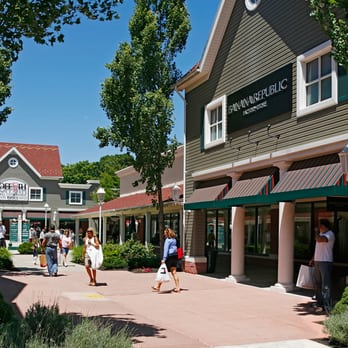 Clinton Premium Outlets - Shopping Centers Near Me - Clinton, Connecticut