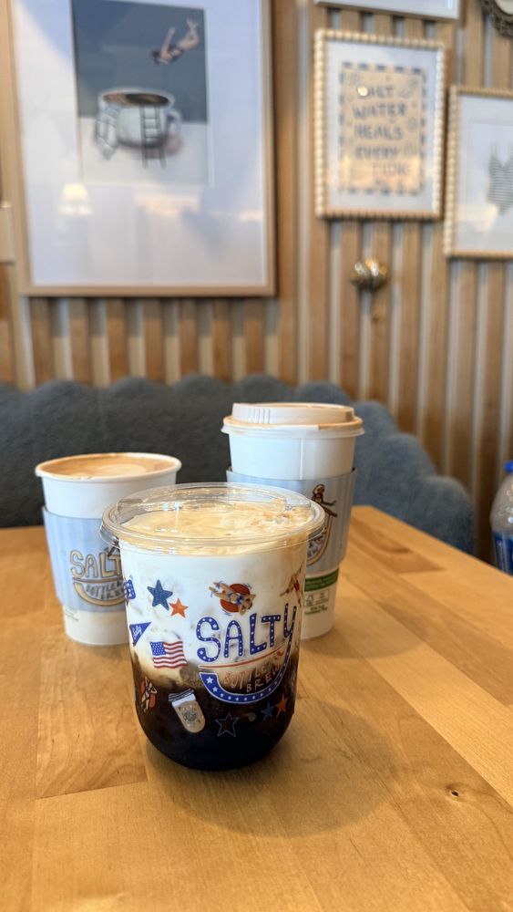 Salty Bottle & Brew  Logo
