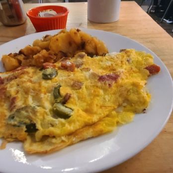 Denville Diner - Spicey Omelet (Chicken sausage, jalapenos, roasted peppers and mozzarella cheese) - Diners Near Me - Denville, New Jersey