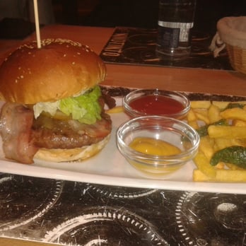 Vinotinto - Hamburguesa vinotinto - Spanish Near Me - Madrid, M