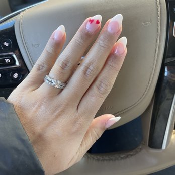 Lavish Nails & Spa - Nail Salons Near Me - Cedar Park, Texas