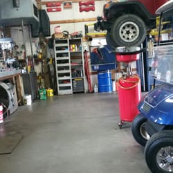 Cash's Automotive Repair & Rebuilders - Clean and organized shop.