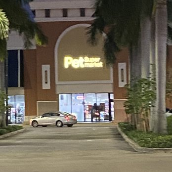 Fifth Avenue Shops - Shopping Centers Near Me - Boca Raton, Florida