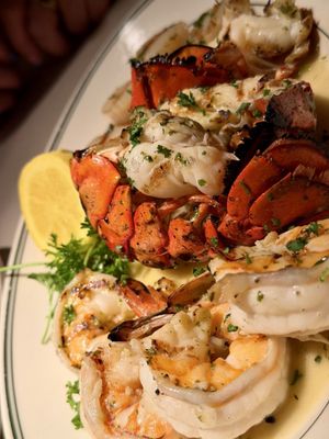 Joe's Seafood, Prime Steak & Stone Crab by null