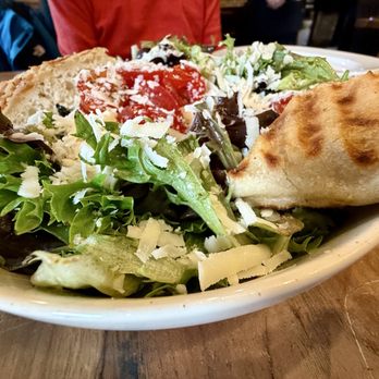 Mercurio's Shadyside - Insalata Della Casa - Pizza Near Me - Pittsburgh, Pennsylvania Mercurio's Shadyside - Insalata Della Casa - Pizza Near Me - Pittsburgh, Pennsylvania