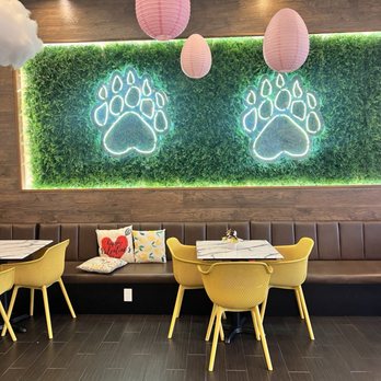 Daboba - plenty of seating - Bubble Tea Near Me - Houston, Texas