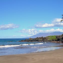 Chang's Beach, Five Graves, Five Caves - Chang's Beach, Makena, Maui - small but often uncrowded!