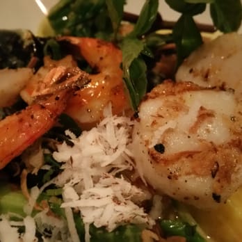 Bhima's Warung - Scallop and shrimp yellow curry - Indonesian Near Me - Waterloo, Ontario
