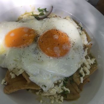 Potheads Beach Road - Chilaquiles verdes - Breakfast & Brunch Near Me - Tulum, ROO