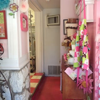 Delish Cakes - Hallway towards the back kitchen. - Desserts Near Me - Bloomingdale, Illinois Delish Cakes - Hallway towards the back kitchen. - Desserts Near Me - Bloomingdale, Illinois