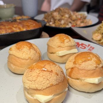 Joys' Cafe - Mini Pineapple Bun w. Butter 一口菠蘿油 - Hong Kong Style Cafe Near Me - New York, New York