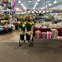 Big Y Clinton CT. Newer, nice store. Very clean, spacious, and well kept.
