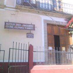 Refugio para Ancianos Cosme Olivares Torres - Fachada