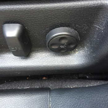 Prime Car Wash - The other side. Same result. Not a good job vacuuming for the Elite service. - Car Wash Near Me - Jacksonville, Florida Prime Car Wash - The other side. Same result. Not a good job vacuuming for the Elite service. - Car Wash Near Me - Jacksonville, Florida