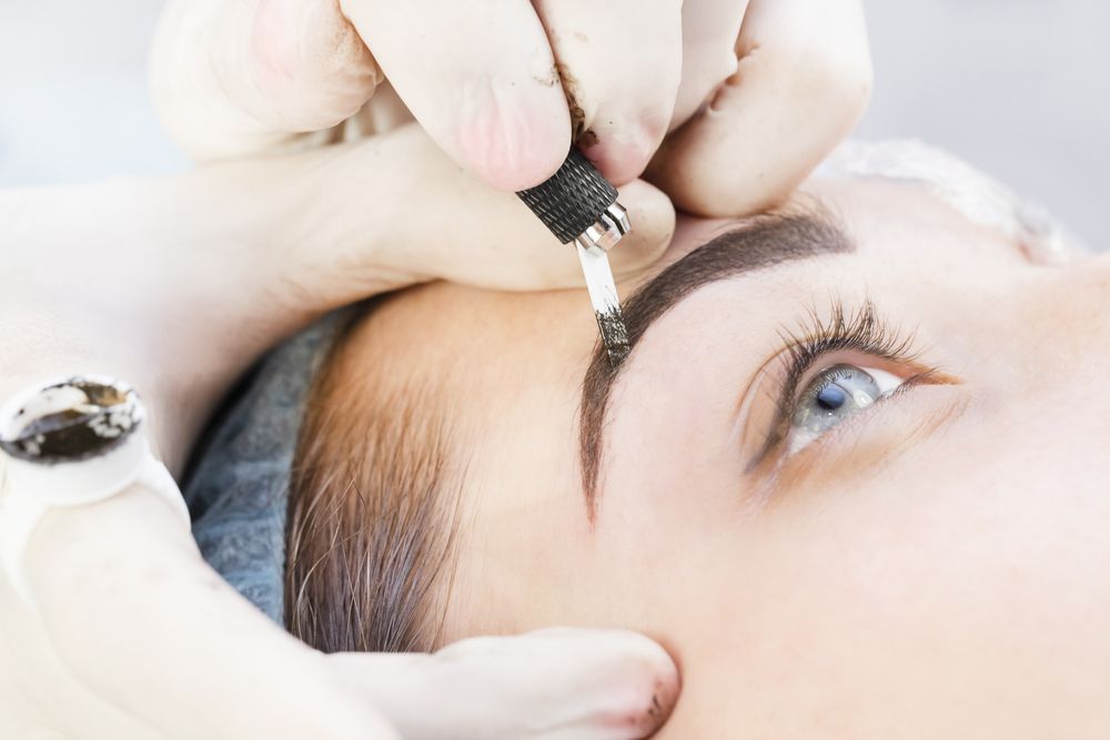Avy Microblading Logo