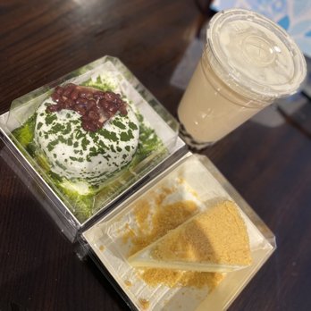 Matcha En - Matcha Milk Cap Cake with red bean  Hokkaido Fromage Cheesecake - Desserts Near Me - Chicago, Illinois