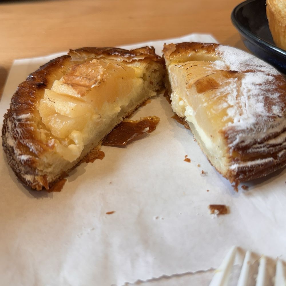Freya Bakery & Cafe - Pear Creme Brûlée - Bakeries Near Me - Seattle, Washington Freya Bakery & Cafe - Pear Creme Brûlée - Bakeries Near Me - Seattle, Washington