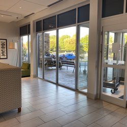 Holiday Inn Express & Suites Farmville - Lobby