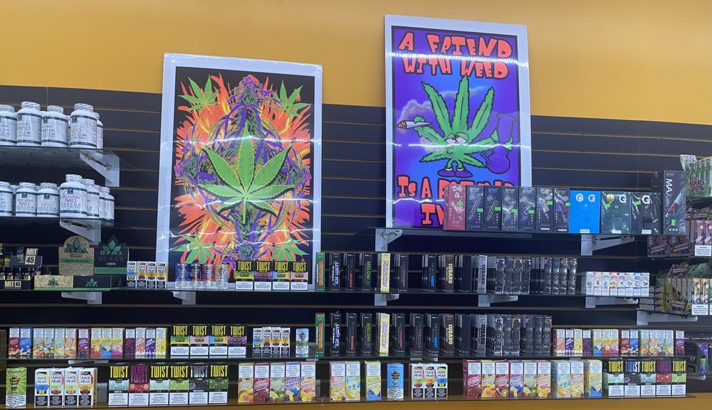 SMOKEEZ SMOKE SHOP Updated July 2024 48 Photos 3044 Old Denton Rd