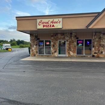 Carol Ann's Pizza - Pizza Near Me - Hubertus, Wisconsin