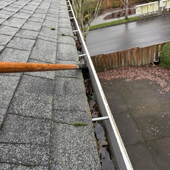 Clean Stream Company - Gutter before cleaning - Pressure Washers Near Me - Tualatin, Oregon Clean Stream Company - Gutter before cleaning - Pressure Washers Near Me - Tualatin, Oregon