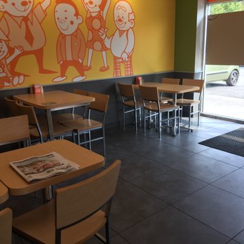A&W - Seating area~ - Fast Food Near Me - Surrey, British Columbia