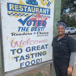 Buckshots Restaurant - Owner shared history and good food!