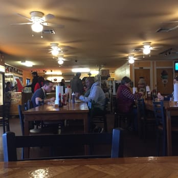 Donn's BBQ - The most diverse restaurant clientele in the city (or outside of it) - Barbeque Near Me - Austin, Texas