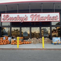 Lucky's Market - Inviting from the curb