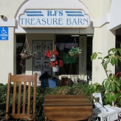 RJ's Treasure Barn - The RJ's Treasure Barn entrance.