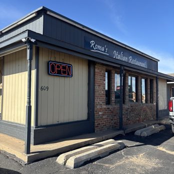 Roma's Italian Restaurant - Entrance - Italian Near Me - Altus, Oklahoma Roma's Italian Restaurant - Entrance - Italian Near Me - Altus, Oklahoma