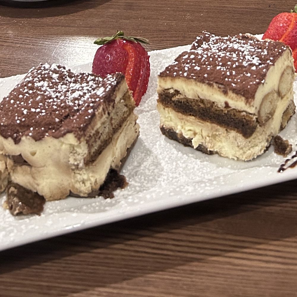Carbone Pizzeria Americano - Tiramisu dessert. - Pizza Near Me - Berwyn, Illinois