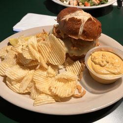 Huddy's Inn - Cowboy Burger
