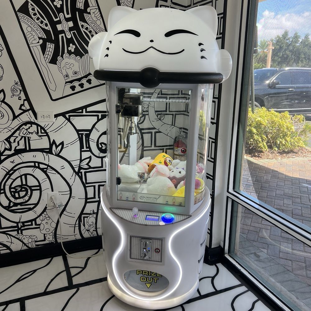 Twenty Pho Hour - Cat claw machine - Noodles Near Me - Orlando, Florida