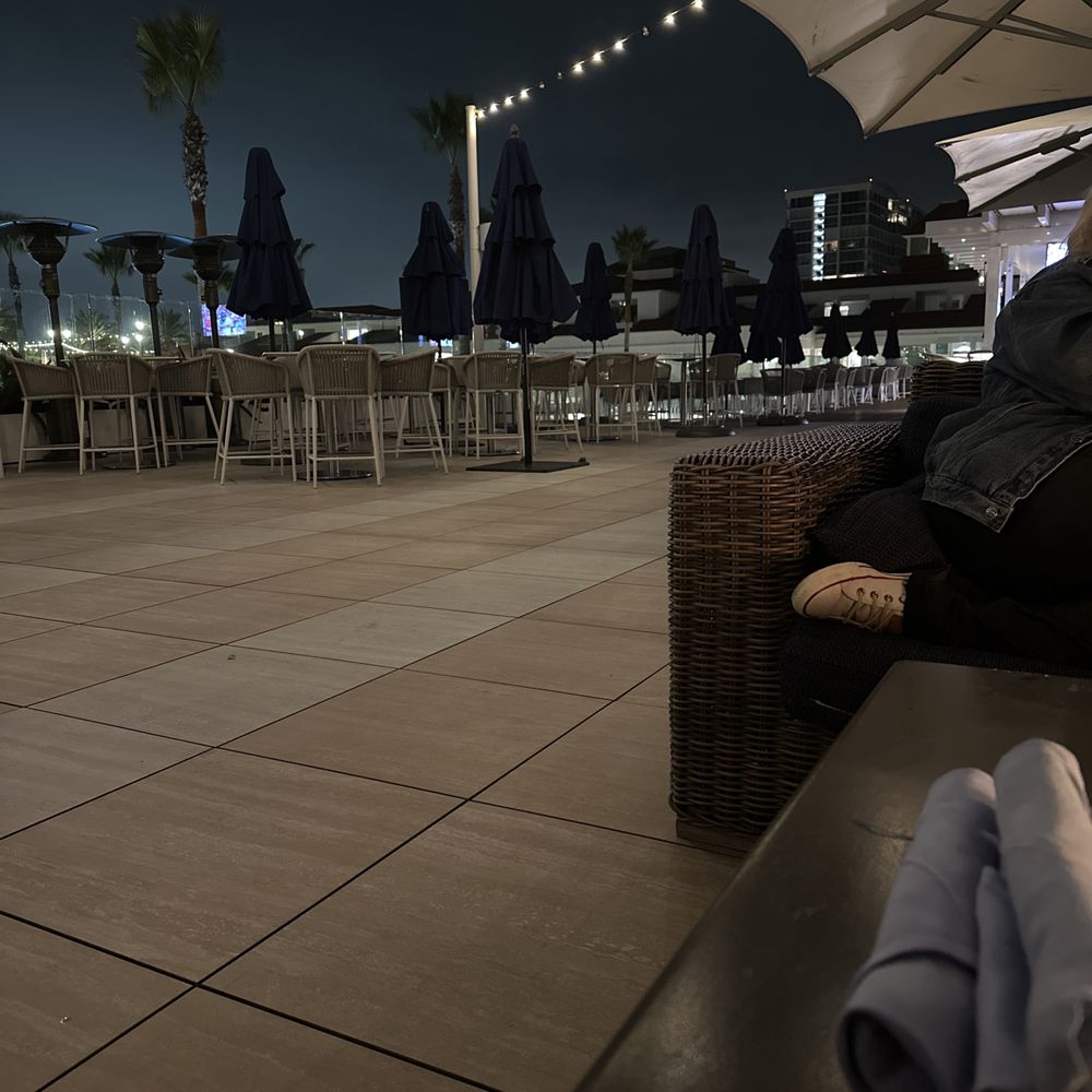 Sun Deck - Patio - American Near Me - Coronado, California