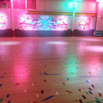 Roller Stop - Waiting to skate - Sports Clubs Near Me - Glasgow, GLG