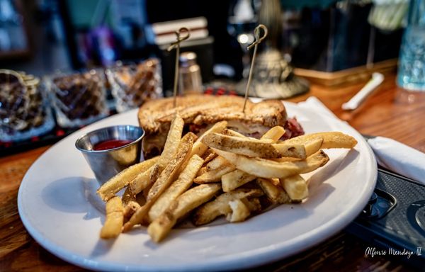 Oliver's Corner Bistro by null